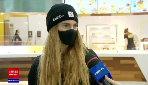 Topul celor mai neinspirate cadouri de sărbători. Cănile și puloverele ocupă locuri fruntașe