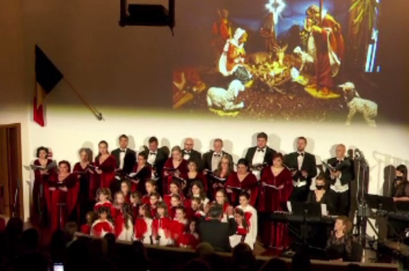 Cadrele medicale au fost colindate, în semn de recunoștință, de artiștii Operei Naționale Române Iași