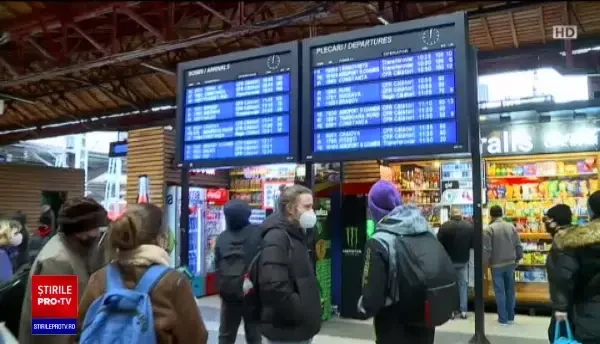 Grevă spontană la CFR. Sute de trenuri au fost oprite în gări. Greviștii sunt nemulțumiți de salariile mici