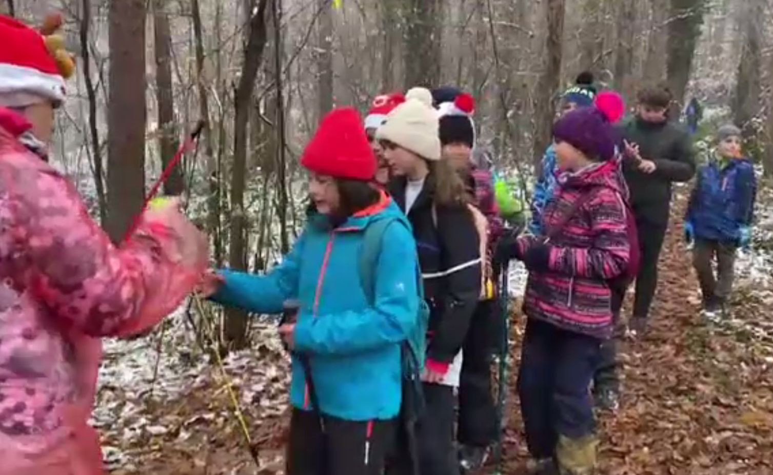 Concurs pentru găsirea lui Moș Crăciun, pentru un grup de copii din Maramureș. Probe fizice în creierii munților