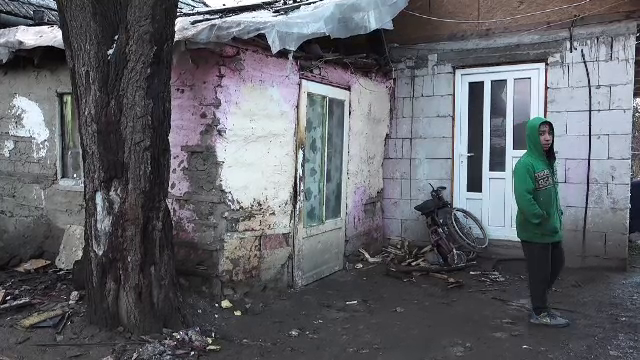 Moș Crăciun pentru o zi. Salvatorii de la Ambulanța Mureș au adus daruri pentru cei mai puțin norocoși