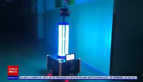 Ideile de un milion de euro ale studenților de la Universitatea Transilvania. Robotul care dezinfectează suprafețele