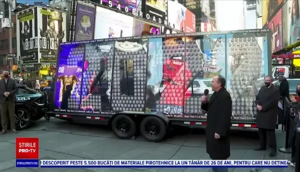 New York-ul e gata pentru Revelion. În Time Square s-a aprins panoul cu cifrele care vor anunța trecerea în 2022