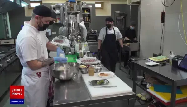 Stațiunile montane sunt în toiul pregătirilor pentru sărbători. Meniurile de Crăciun sunt o adevărată simfonie gastronomică