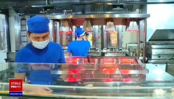 Zeci de mii de muncitori străini vor sărbători Crăciunul în România