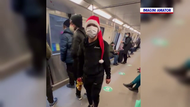 Colindătorii au împânzit străzile și metroul. Un bărbat spune că a strâns cu grupul 12 milioane într-o zi