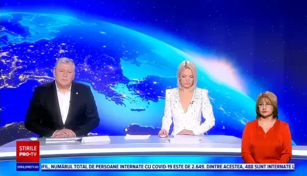 Trei persoane au scăpat cu viață după ce mașina în care se aflau a fost lovită în plin de un tren, în Dâmbovița