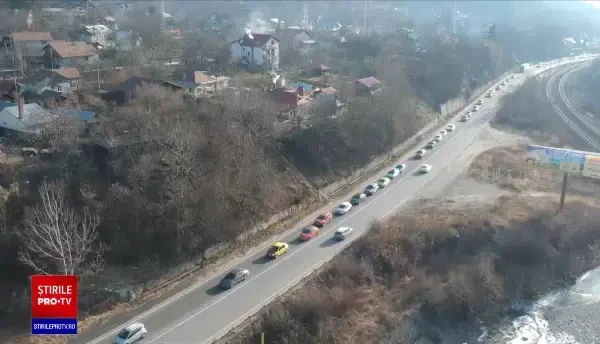 Mii de turiști au sosit în stațiunile și satele de la munte. Cât va dura petrecerea de Crăciun