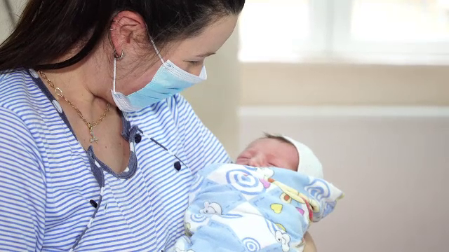 Pentru zeci de familii din toată țara, Crăciunul a însemnat o bucurie în plus. Au primit în viața lor un copilaș