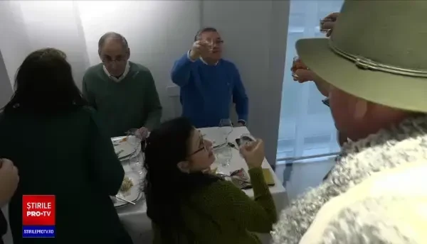 Oamenii au încins ringurile de dans în restaurantele din toată țara, de Crăciun: ”Ne-a fost dor să fim împreună”