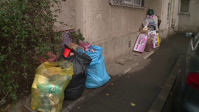 În perioada sărbătorilor, cantitatea de gunoi aruncată de oameni crește chiar și cu 50%