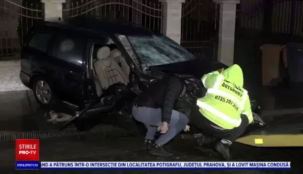 O femeie a murit în mașina condusă de soțul ei, de Crăciun. Bărbatul nu a acordat prioritate