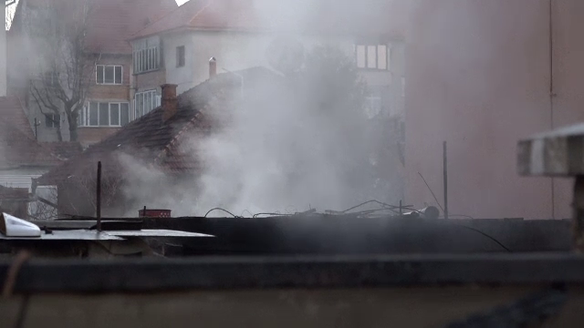 Tragedie în Alba Iulia. Un om al străzii a ars de viu în garajul unei case