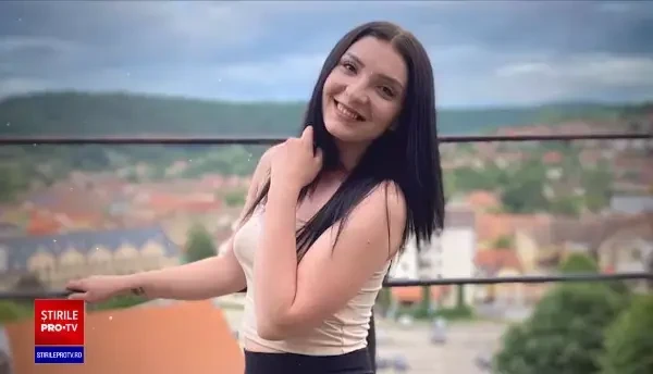 Anchetă în cazul fetei lovite pe trecerea de pietoni de o mașină de poliție. Ce spun martorii