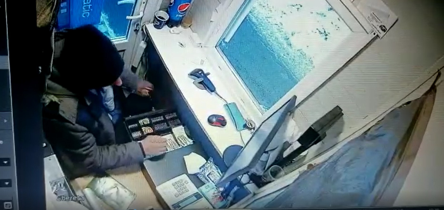 Primarul din Lupeni publică imagini cu angajați care fură bani din taxa de parcare în stațiunea Straja VIDEO