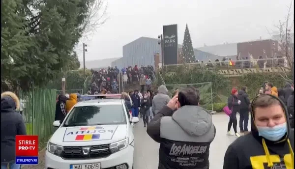 Amenințare cu bombă la mall