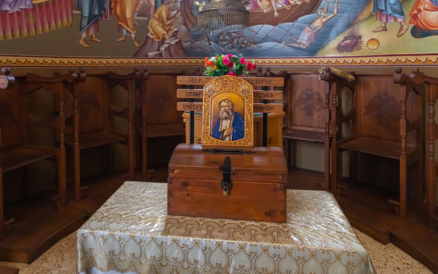 Un bărbat a furat cutia milei dintr-o biserică din Neamț. Hoțul a fost prins și va ajunge în fața judecătorilor