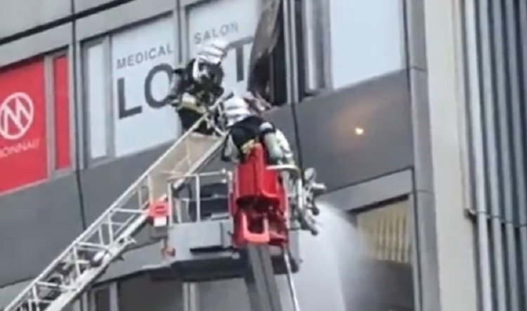 Suspectul din cazul incendiului care a avut loc într-o clinică de psihiatrie din Osaka a murit la spital