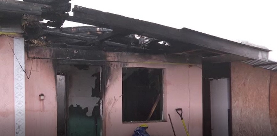 O casă din județul Iași a fost distrusă de un incendiu. Un bătrân a murit carbonizat