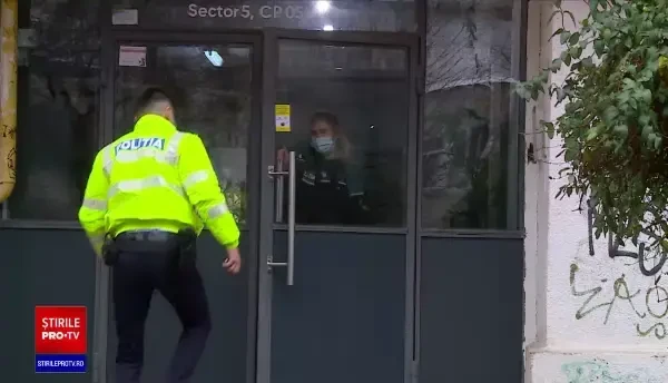 Un bărbat de 71 de ani din București și-a înjunghiat soția, apoi a aruncat cuțitul pe geam. Ce spun vecinii