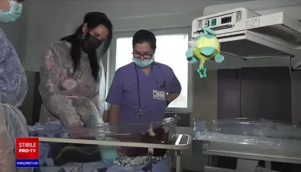 Un bebeluș abandonat a fost botezat de cadrele medicale de la Spitalul Municipal din Sighișoara