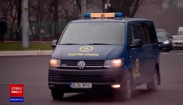 Polițiștii au aflat de unde a fost transmis mesajul de amenințare cu bombă de la mall. Sunt doi suspecți