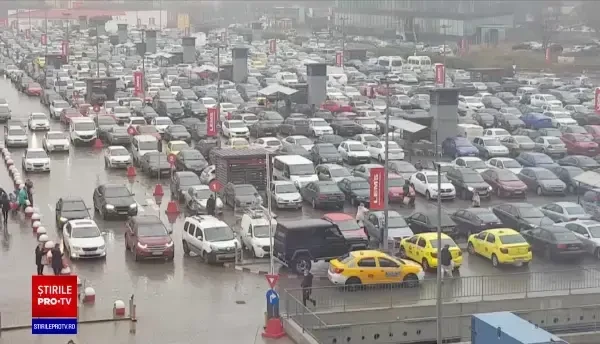 Supermaketurile din Capitală au devenit neîncăpătoare înainte de Revelion. Vineri, magazinele vor avea program scurt