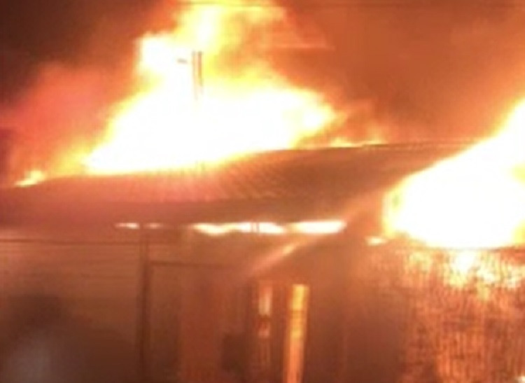 Șase familii din Murfatlar au rămas pe drumuri, după ce un incendiu le-a mistuit casele. Decizia luată de autorități