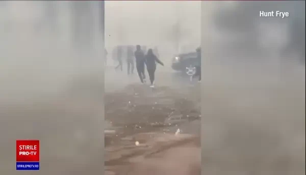 Incendiile de vegetație fac prăpăd în SUA. 600 de case au ars complet, iar mii de oameni au fost evacuați de urgență