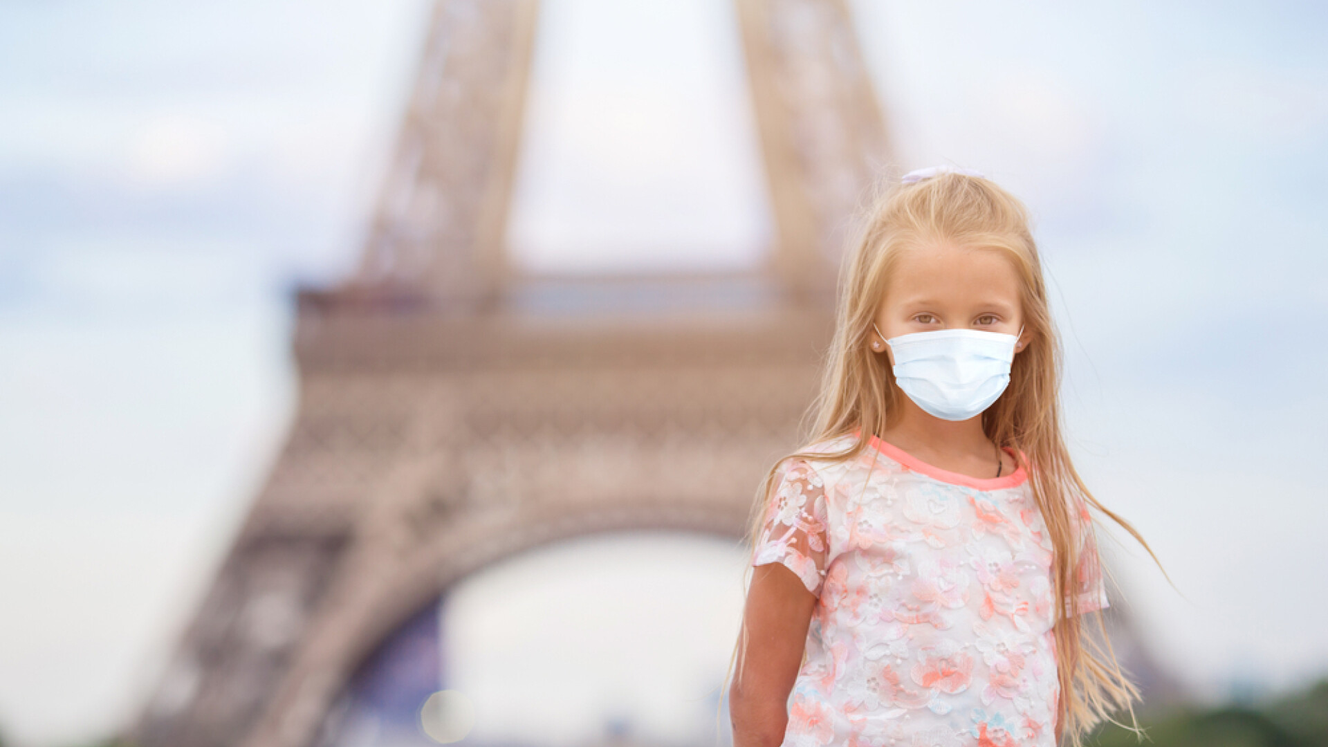 Masca devine obligatorie în Franța, de luni. Sunt vizați și copiii de vârstă mică