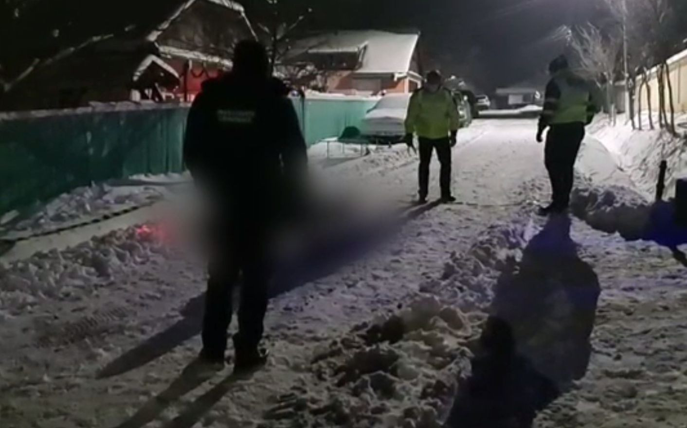 Doi tineri au pălmuit un bărbat într-un bar. Supărați că au fost dați afară din local, l-au urmărit și l-au ucis