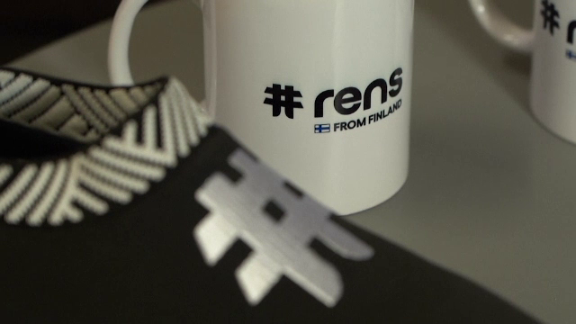 O companie din Finlanda face pantofi sport din zaț de cafea. Cât costă o pereche