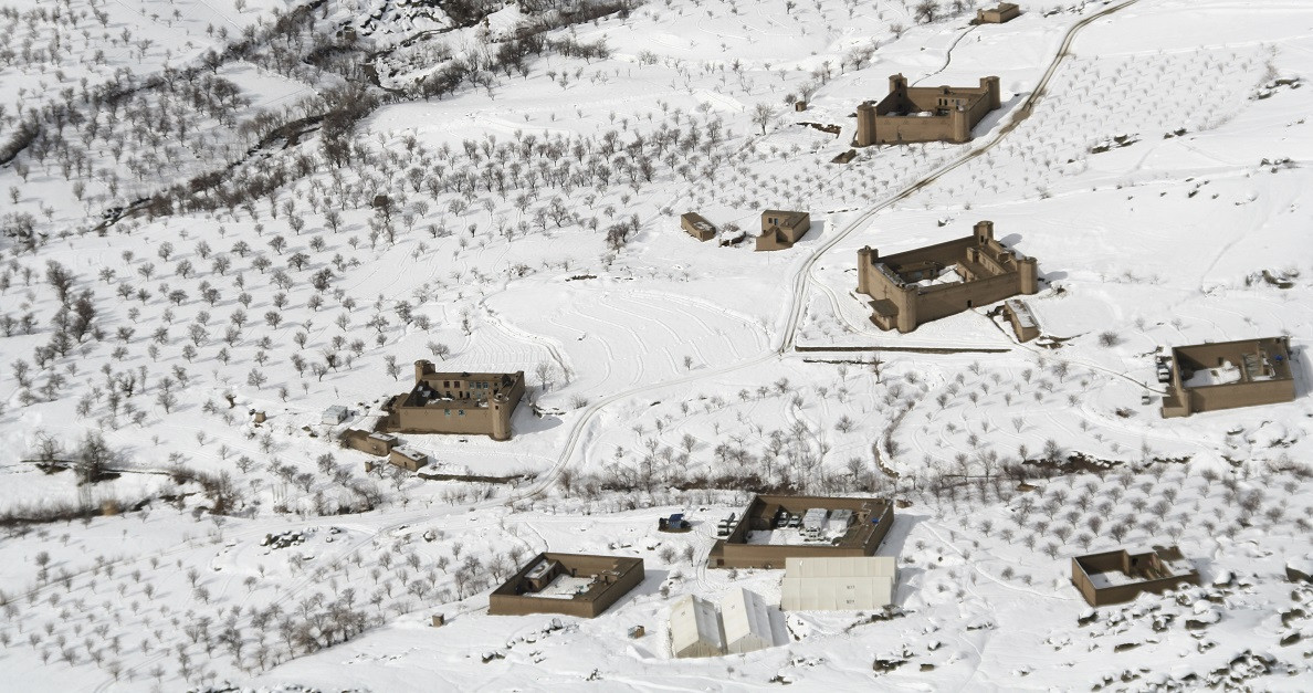 Dezastru în Afganistan. Şapte morţi şi trafic rutier perturbat din cauza ninsorilor abundente