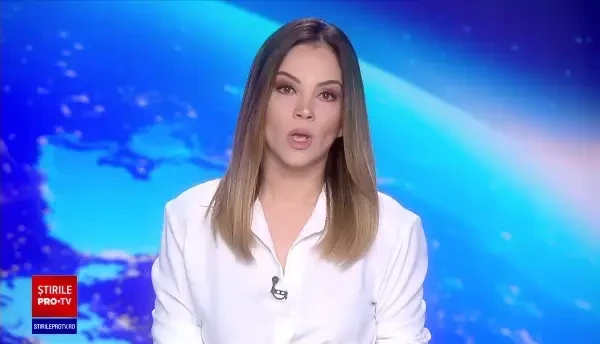 Galați: Un bolid de lux s-a făcut scrum, după ce a luat foc din senin