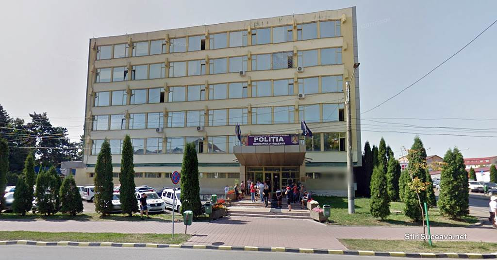 Individ care trebuia să fie în carantină s-a filmat cum face scandal și înjură un polițist chiar în sediul Poliției Suceava