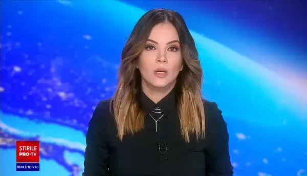 Un zid a căzut peste o linie de tramvai din București