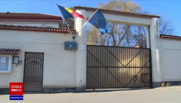 Un deţinut de 41 de ani din penitenciarul Găeşti a fost găsit mort într-un grup sanitar