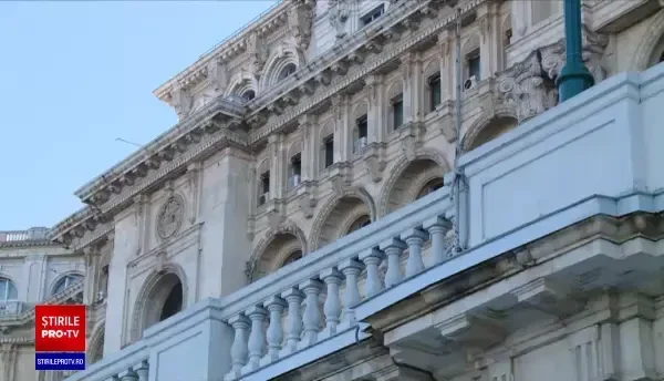 Parlamentarii se plâng că îngheață de frig la muncă. Înlocuirea ferestrelor ar costa 20 de milioane de euro