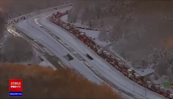 Bătaie cu bulgări de zăpadă în fața Capitoliului american. Sute de oameni au participat la „Lupta Snomicron”