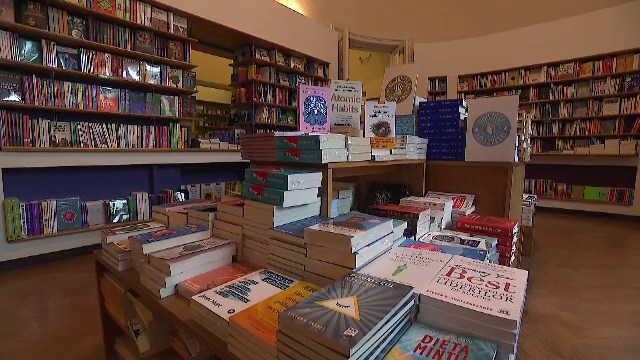 Dezvoltare personală. Cel mai vizat raft din librării în 2021. Ce au mai citit românii