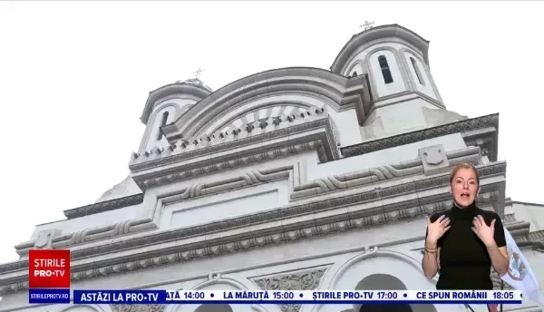 Tradiționala cruce de gheață de la Galați pentru Bobotează riscă să se topească. Soluția de rezervă pregătită de preoți