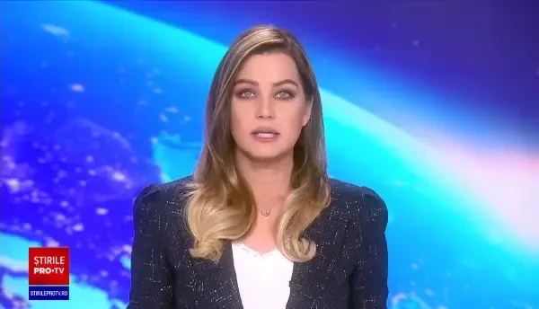 O bătrână și câinele ei au fost atacați de un dulău scăpat dintr-o curte. Femeia a fost transportată la spital