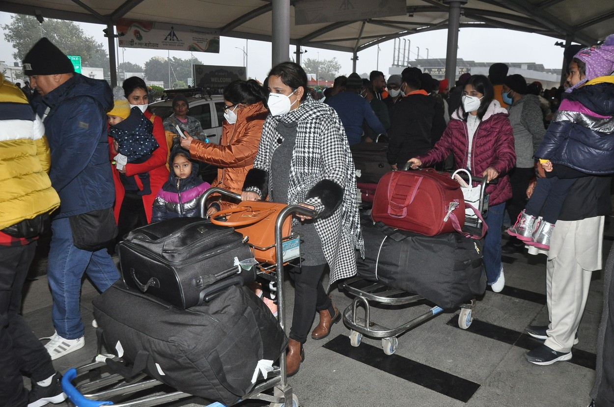 125 de pasageri ai unei curse din Italia au fost testați pozitiv la aterizare în India