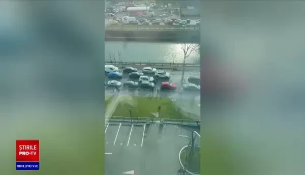 Şoferul care a agresat un biciclist în trafic, reţinut pentru 24 de ore