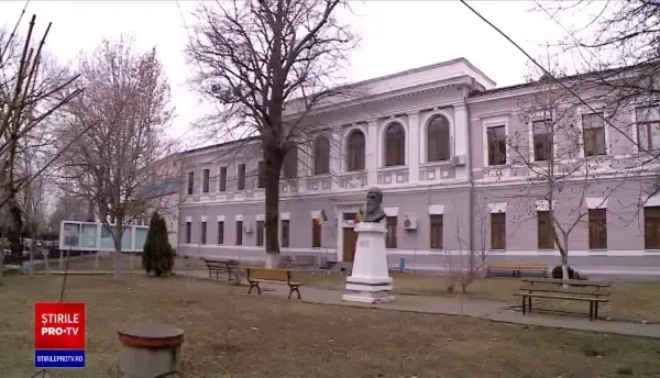 Numărul de burse de merit primite de elevi a explodat în pandemie. Schimbările făcute de Ministerul Educației