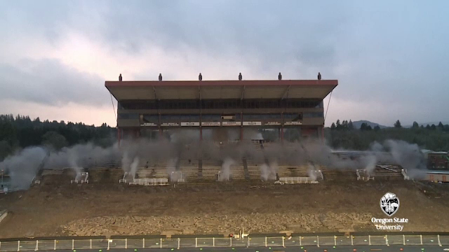 Momentul spectaculos cu demolarea unui stadion. VIDEO