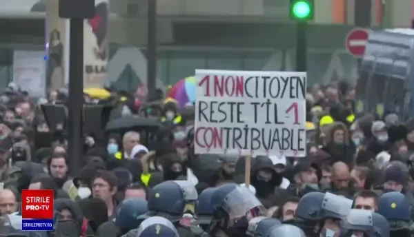 Proteste masive în Franța, față de restricțiile Covid. Poliția a folosit gaze lacrimogene