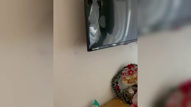 O cameră de hotel din Slănic Moldova, devastată de turiști. VIDEO