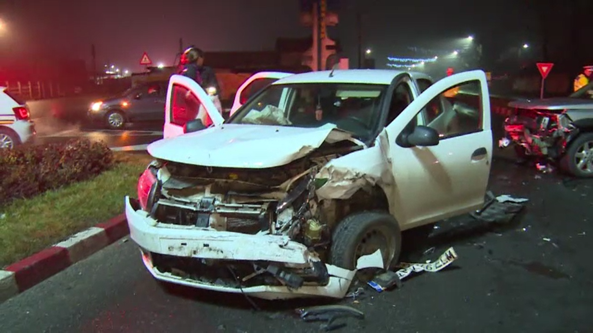 Un bărbat din Dâmbovița a fost grav rănit după ce maşina condusă de soţia lui a fost izbită de un alt autoturism