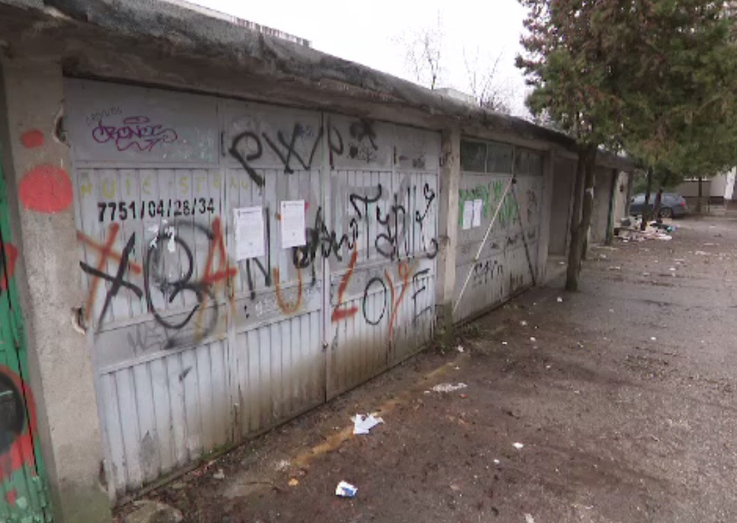 Primăria Sectorului 6 a început demolarea garajelor, pentru a crea noi locuri de parcare